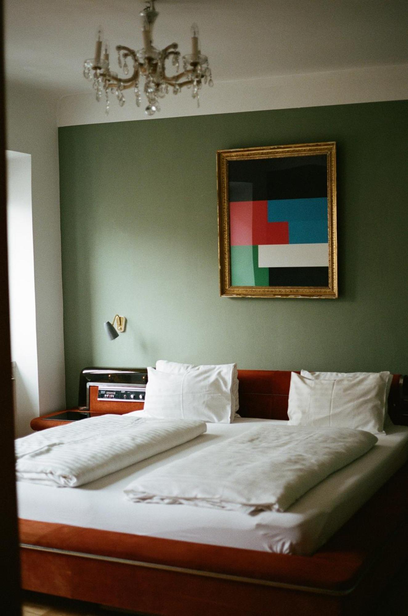 Hotel Am Brillantengrund Wina Bagian luar foto