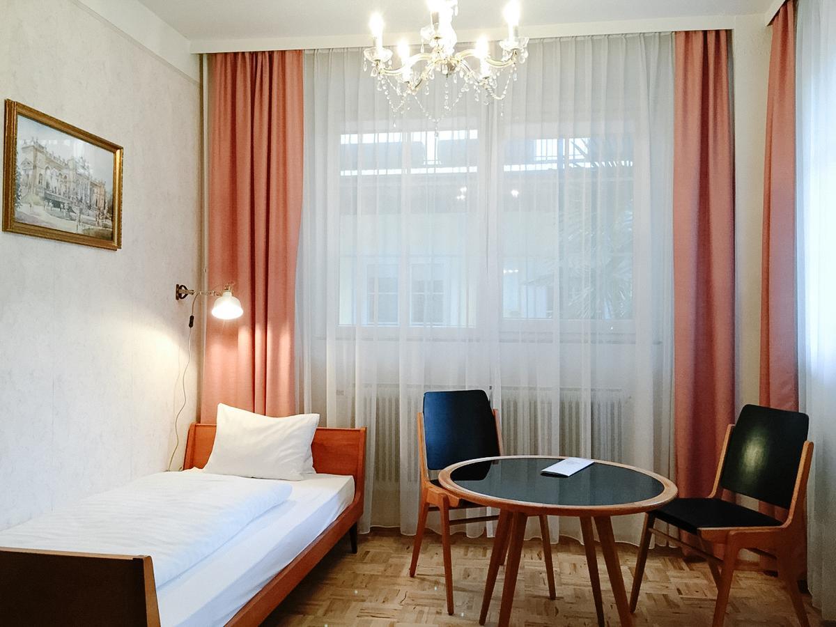 Hotel Am Brillantengrund Wina Bagian luar foto