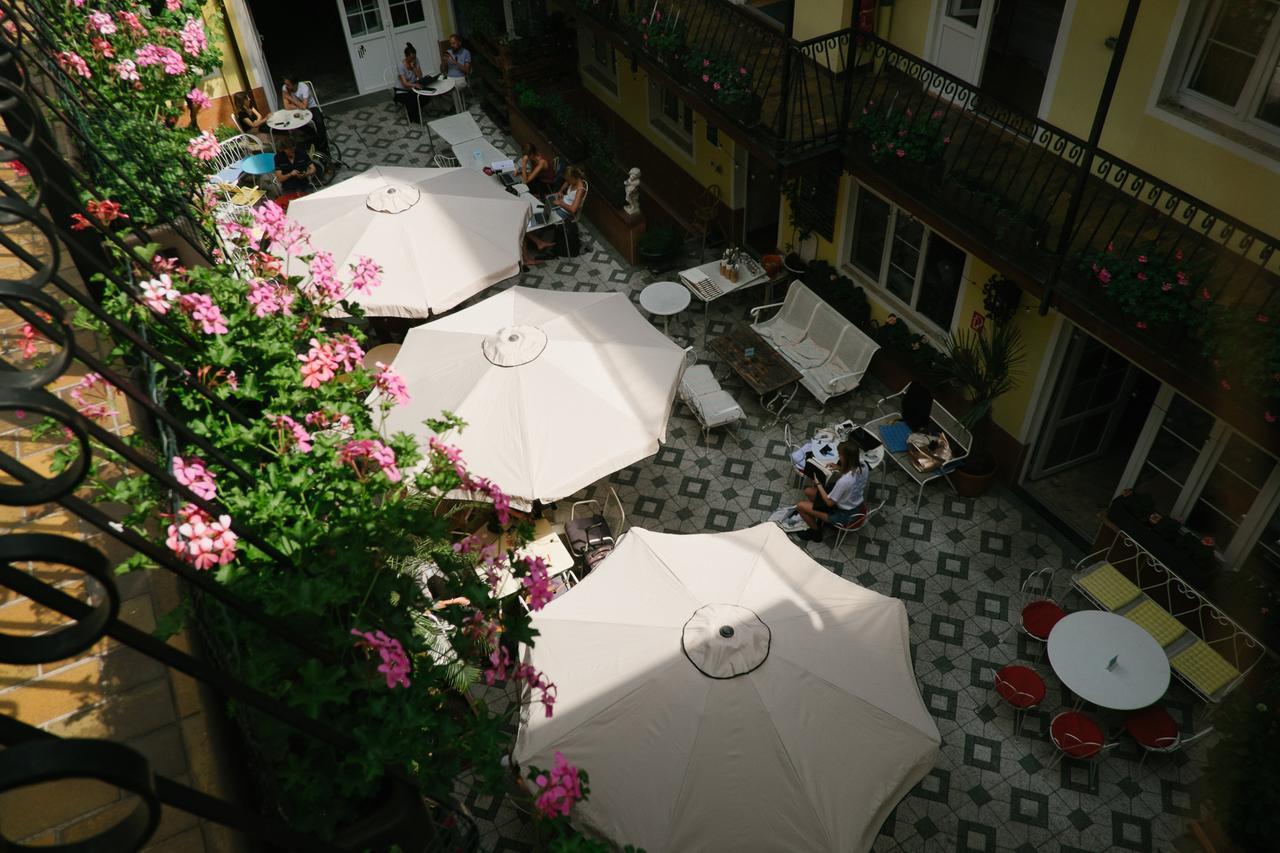Hotel Am Brillantengrund Wina Bagian luar foto
