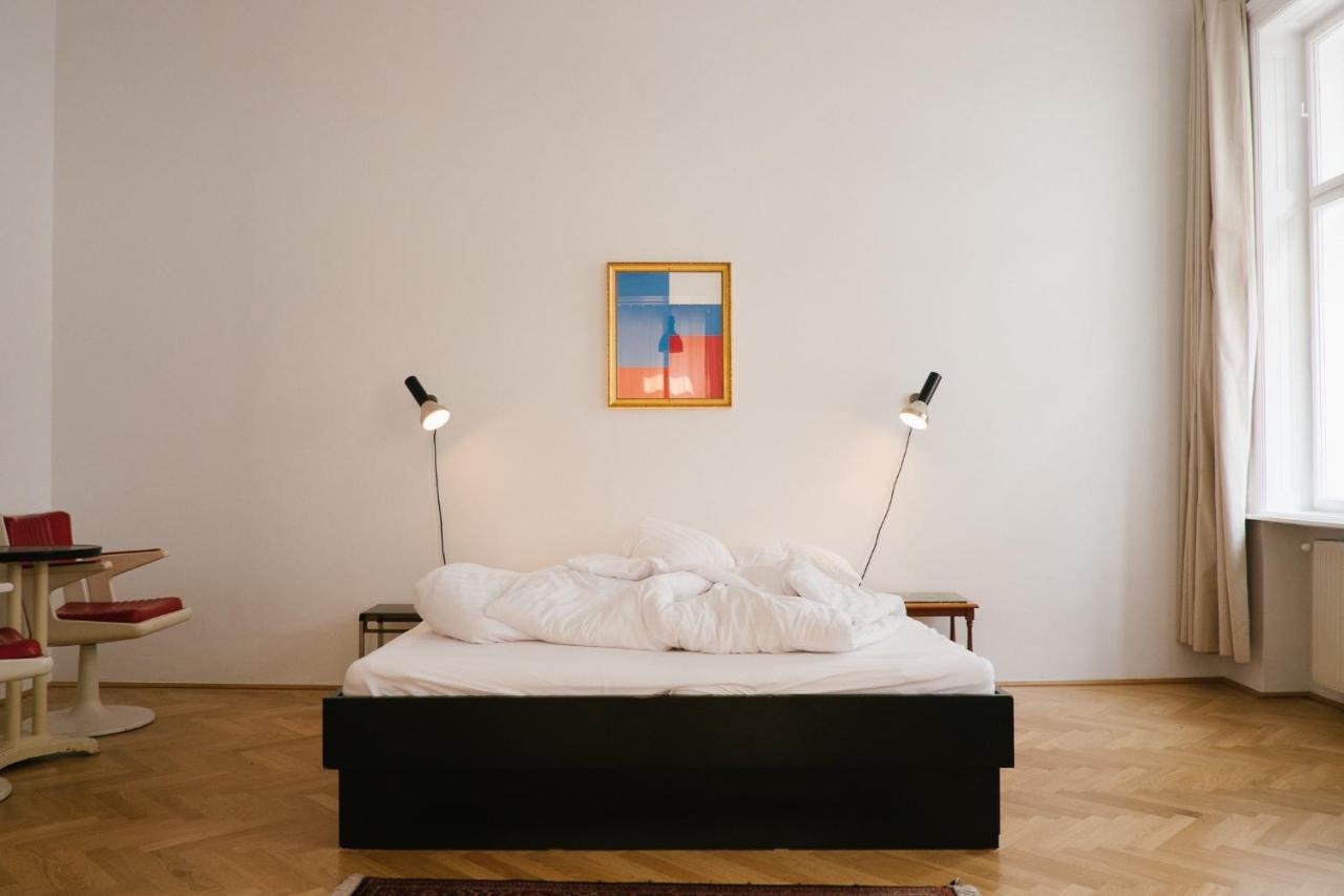 Hotel Am Brillantengrund Wina Bagian luar foto
