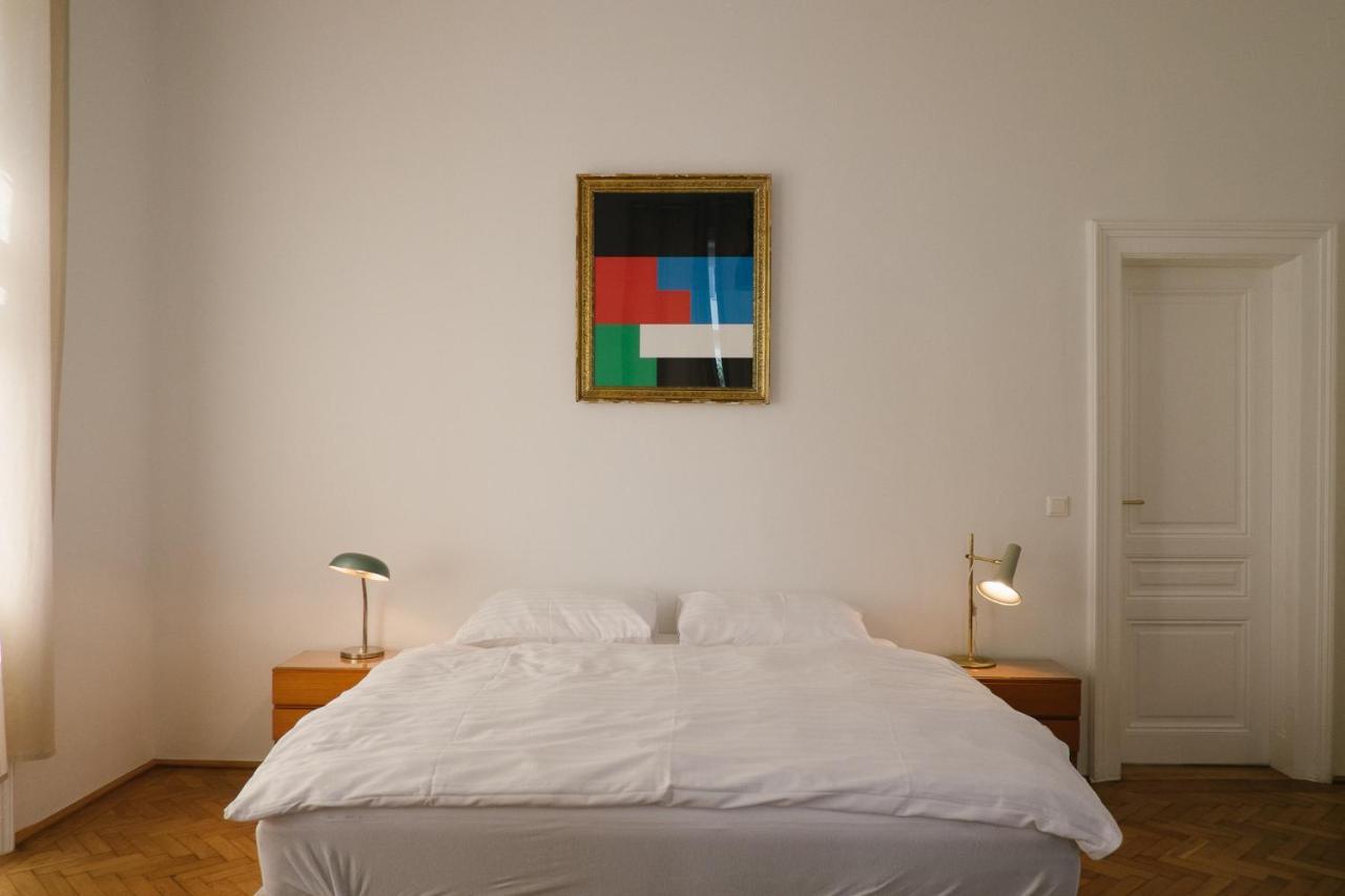 Hotel Am Brillantengrund Wina Bagian luar foto